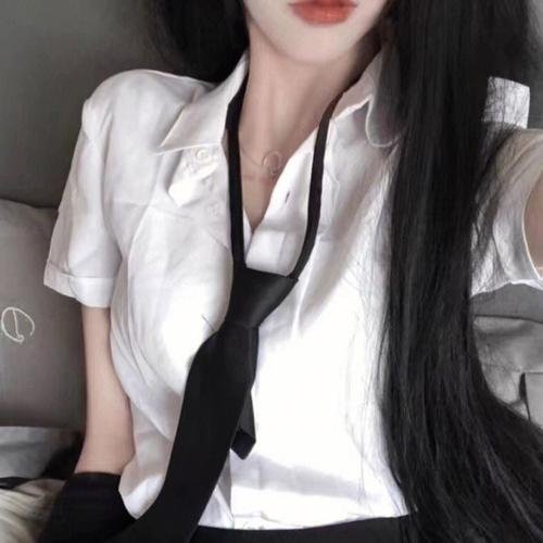 美好的星期天 封面